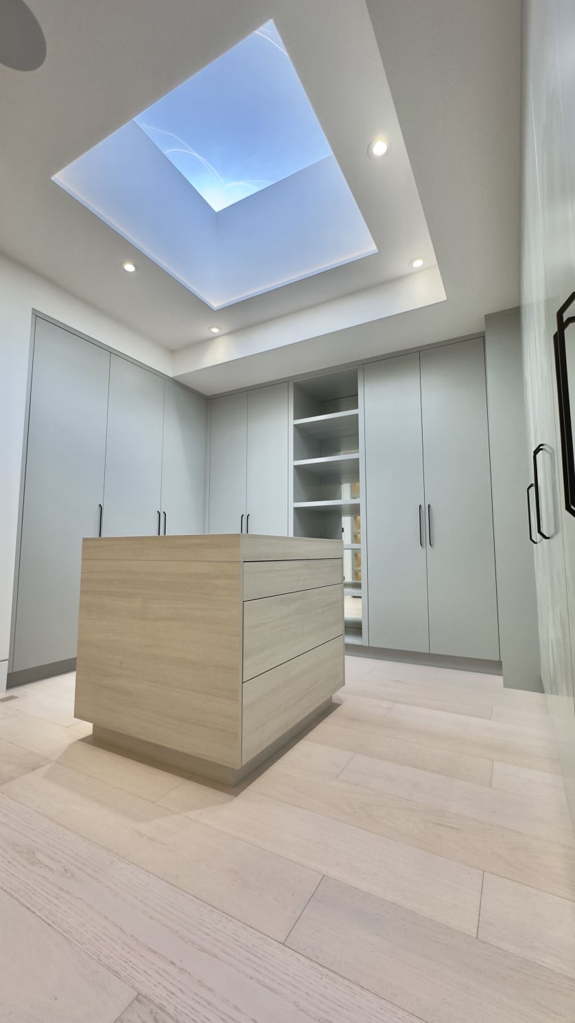 ROYAL | Kitchen and Closets Inc.