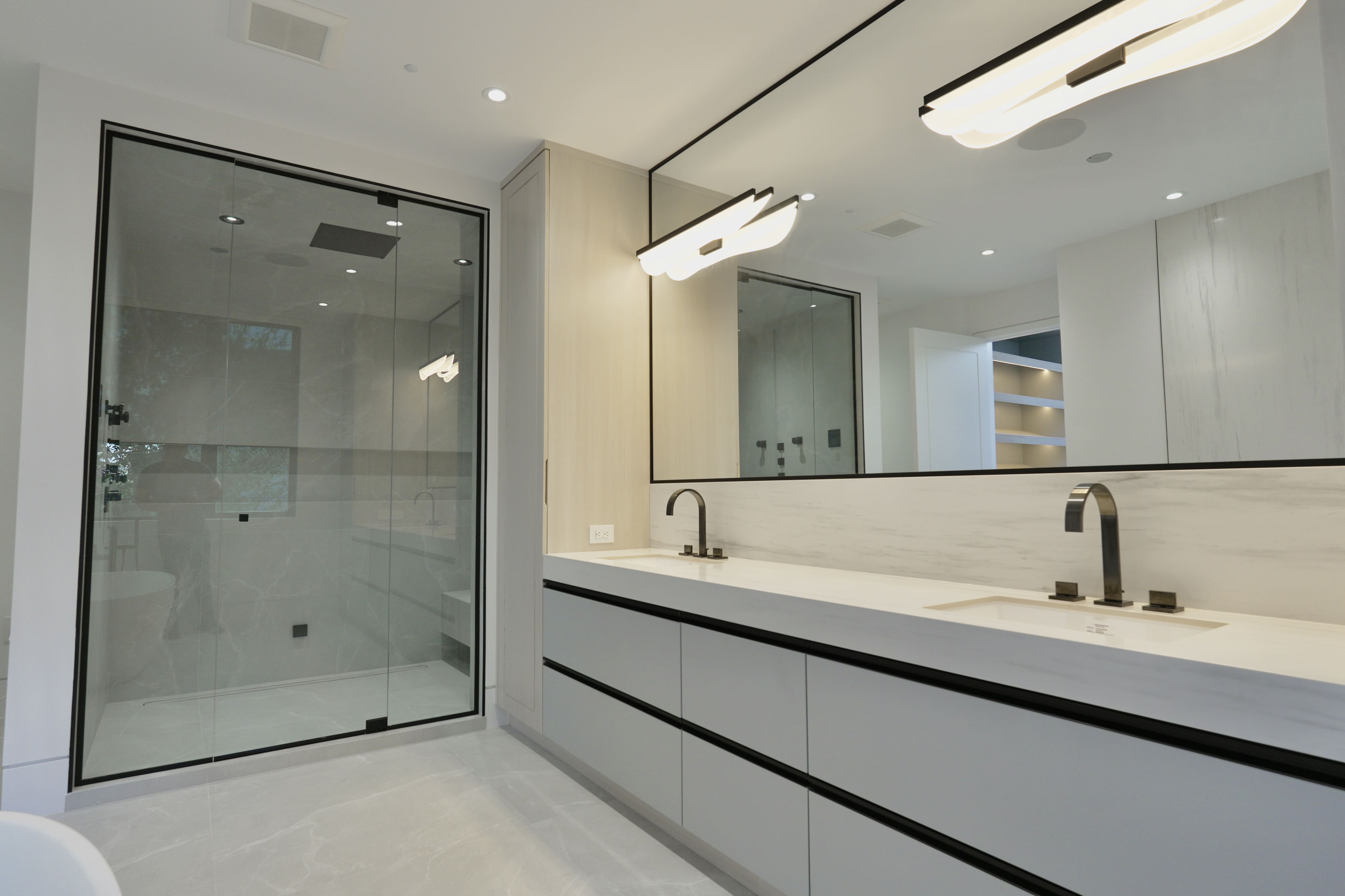 Mobirise WebsitROYAL | Kitchen and Closets Inc.e Builder