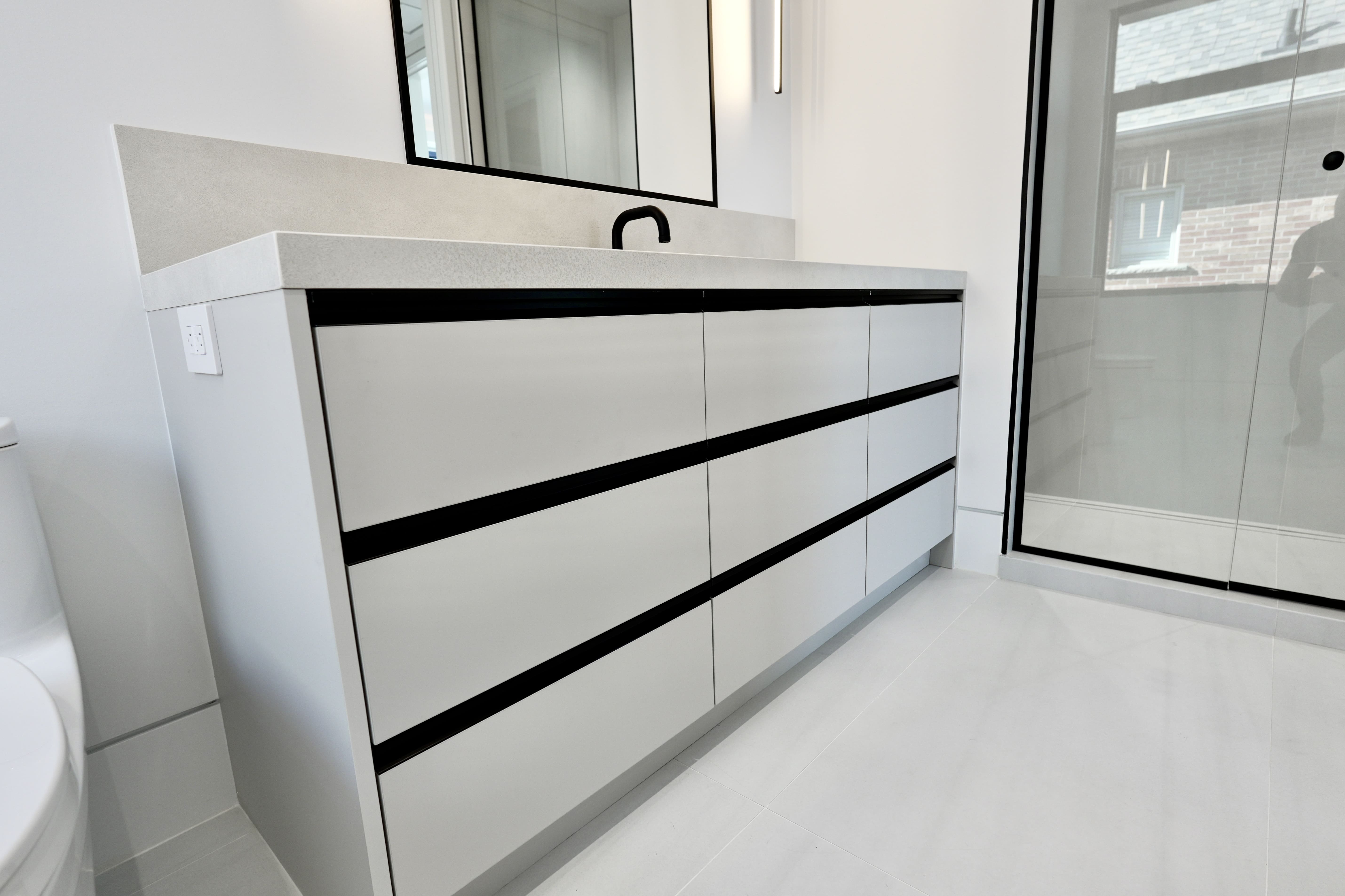 Mobirise WebsitROYAL | Kitchen and Closets Inc.e Builder