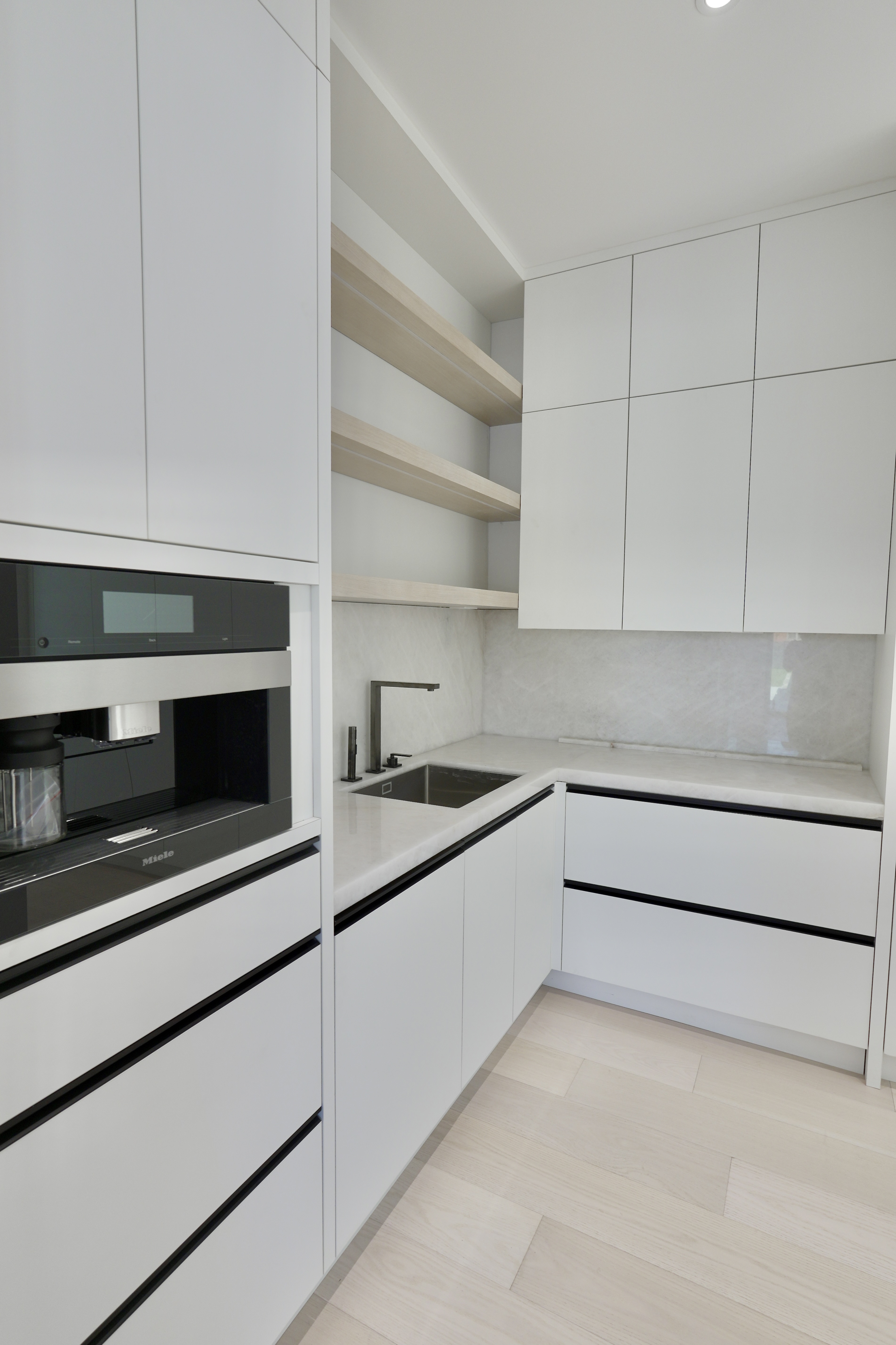 ROYAL | Kitchen and Closets Inc.