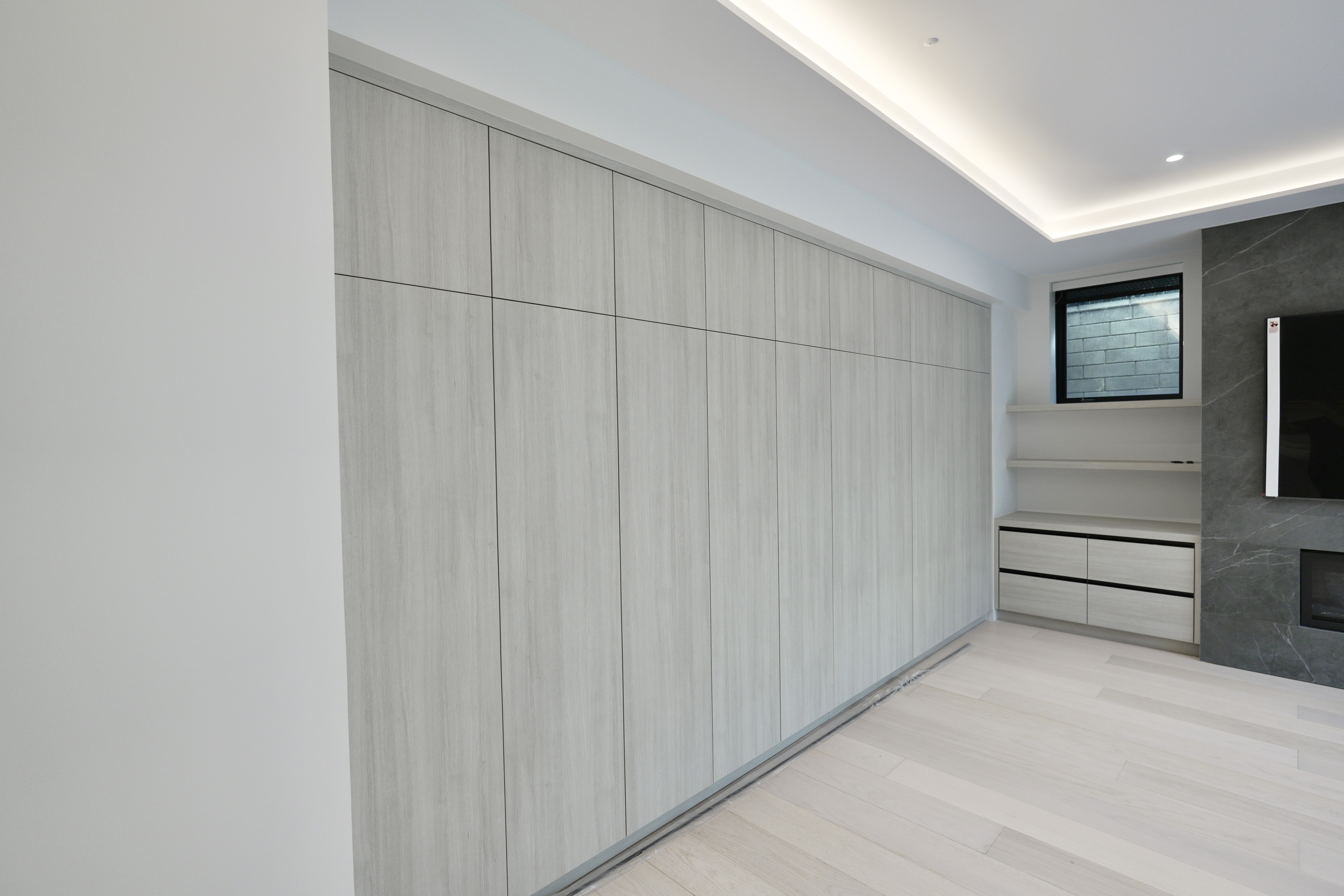 ROYAL | Kitchen and Closets Inc.